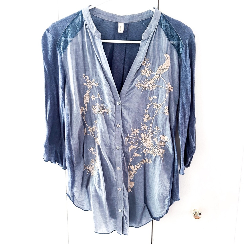 TINY from Anthropologie denim look button down blouse with floral stitching